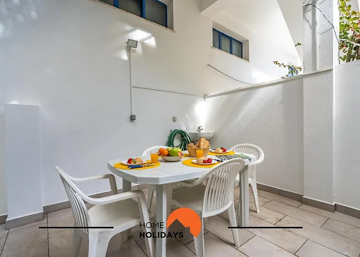 #290 Families Only - Choro Azul By Holidays *