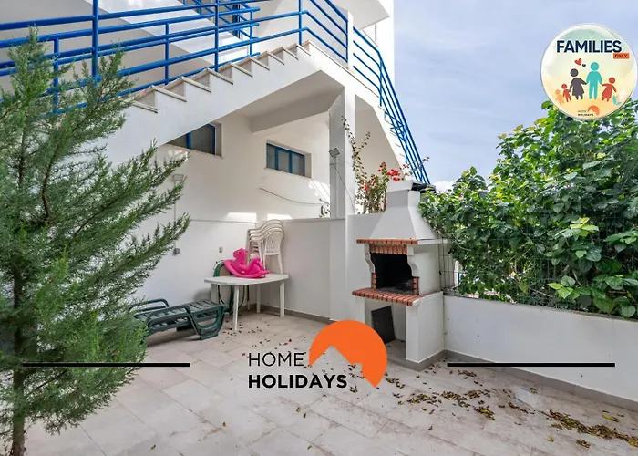 #290 Families Only - Choro Azul By Holidays *